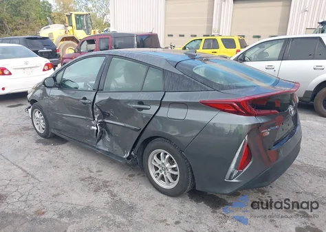 2017 Toyota Prius Prime Premium z USA, uszkodzony, nr VIN JTDKARFP8H3063226